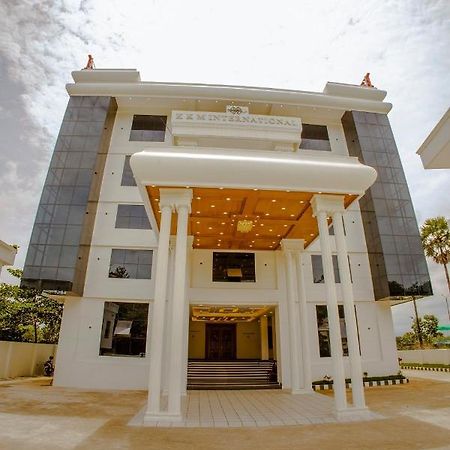 Kkm International Hotel Kuzhittura Buitenkant foto