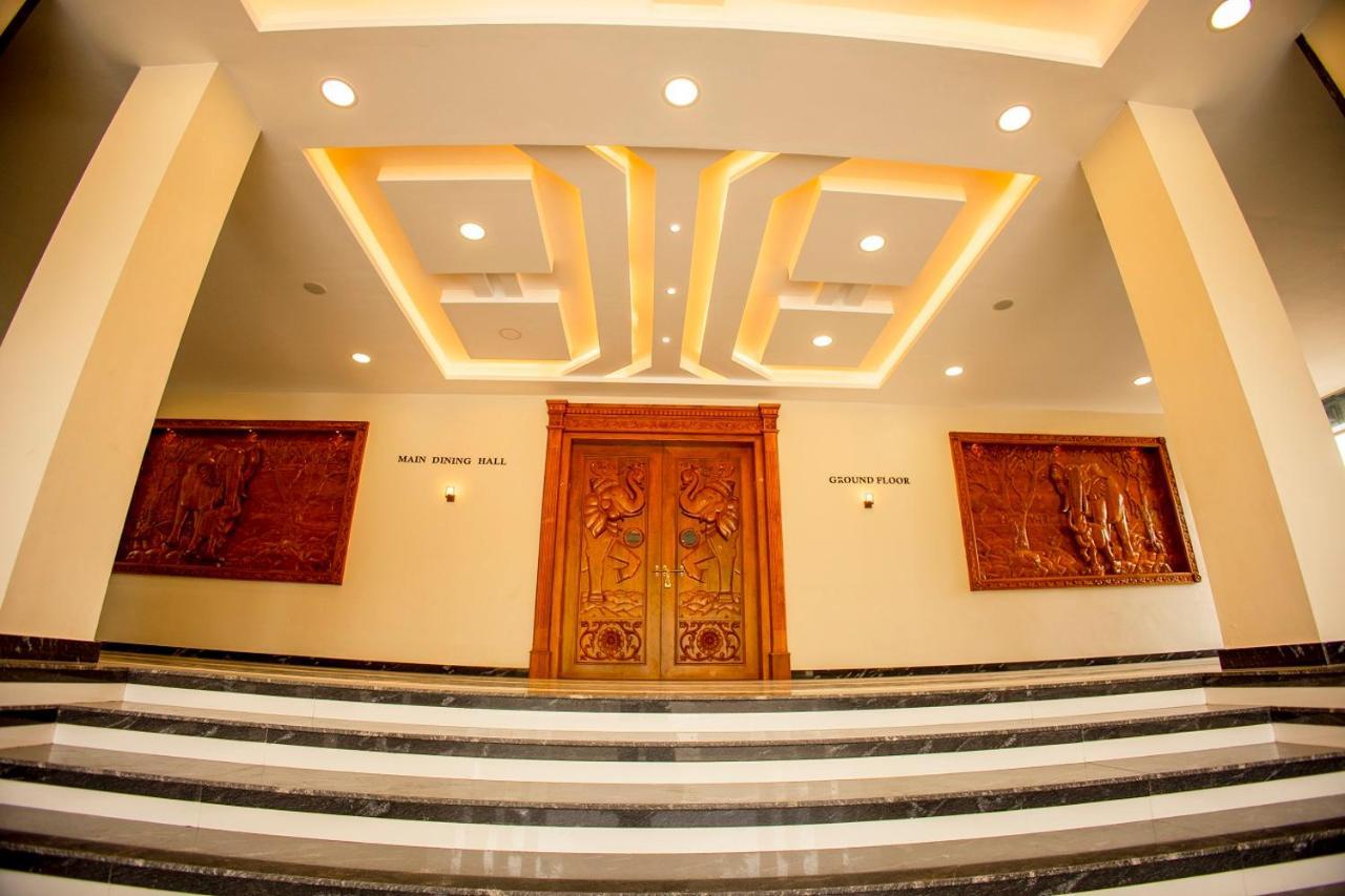 Kkm International Hotel Kuzhittura Buitenkant foto