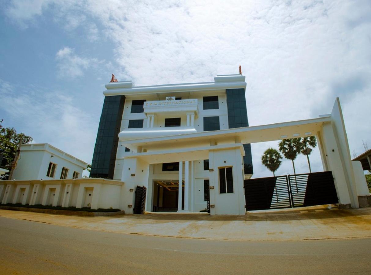 Kkm International Hotel Kuzhittura Buitenkant foto